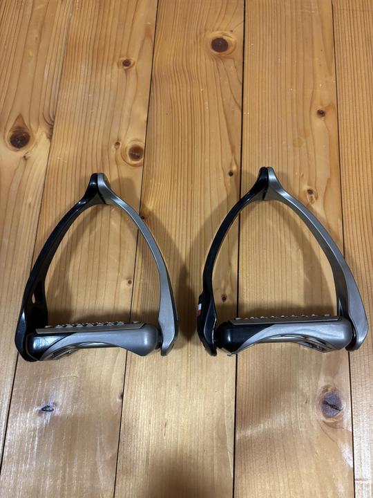 Acavallo Opera třmeny