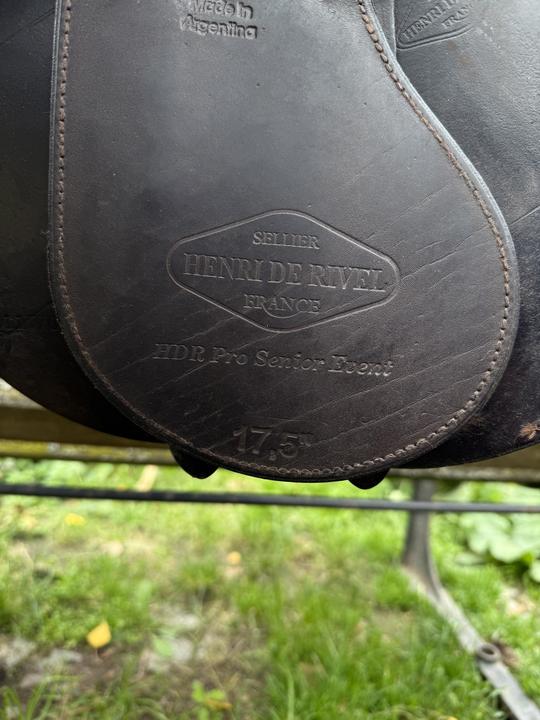 sedlo Henri de Rivel – HDR Pro Senior Event, 17,5