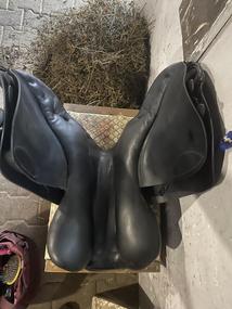 Skokové sedlo Hermeso