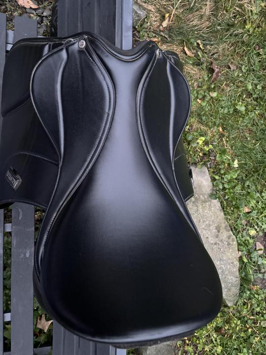 Univerzální sedlo Norton Rexine EVOL