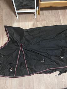 Výběhová deka HKM HighNeck Windsor Fleece