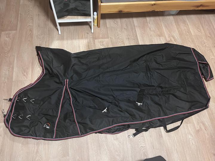 Výběhová deka HKM HighNeck Windsor Fleece