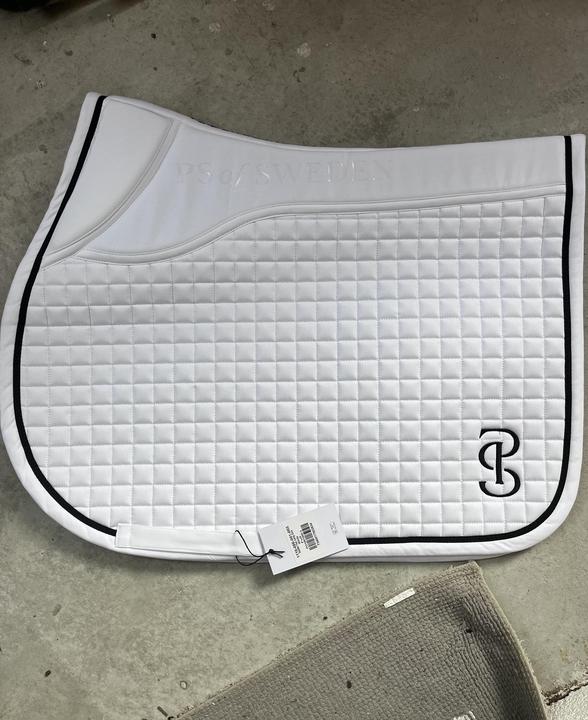 Nova podsedlová dečka