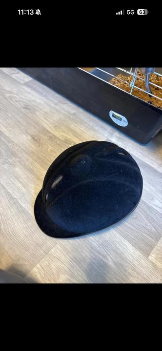 jezdecká helma HKM