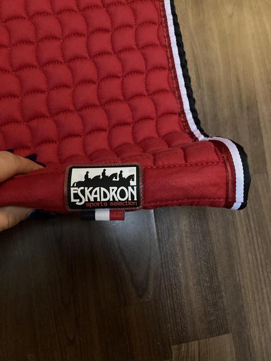 Drezurní podsedlová dečka