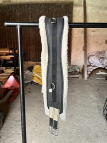 Podbřišník s beránkem 120cm Tattini